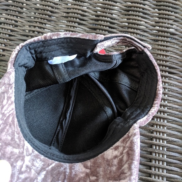π₯ Evereve Crushed Velvet Hat - Picture 2 of 5